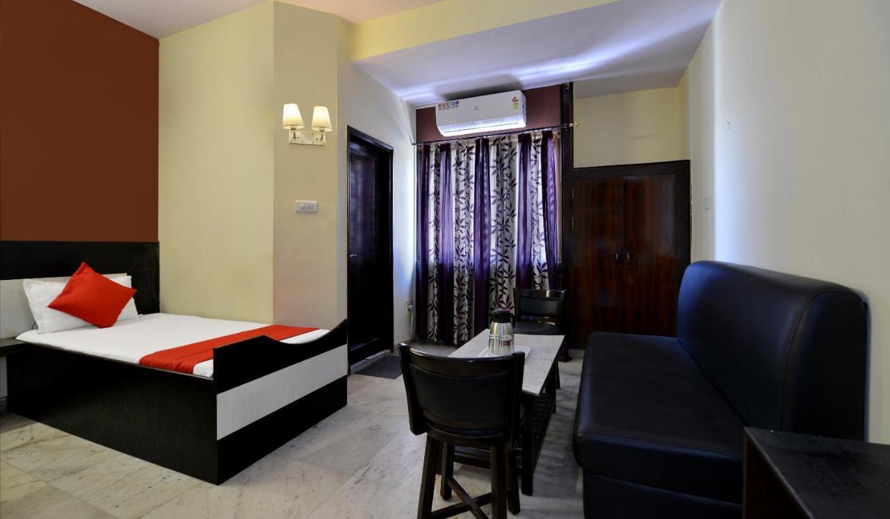 Hotel Anokhi Palace ジャイプール エクステリア 写真